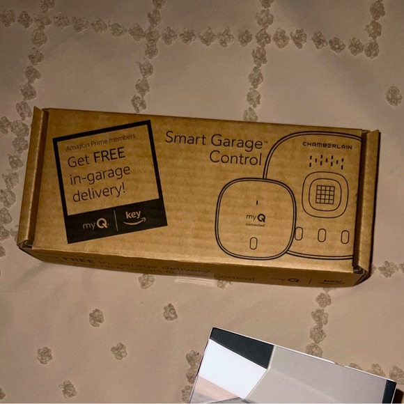 NWT‼️CHAMBERLAIN Smart Garage Control Wireless Garage Hub & Sensor - Picture 9 of 11